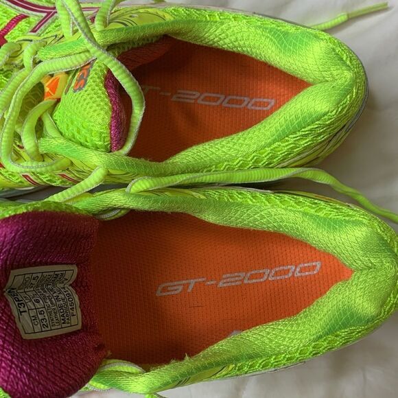 ASICS, ladies GT 2000, dynamic duo max running shoes, size 6.5 - Picture 6 of 13